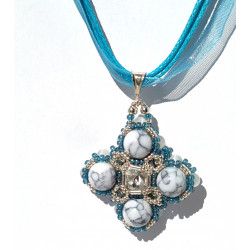 Collier Deirdre en howlite naturelle - création Celhenne Bijoux