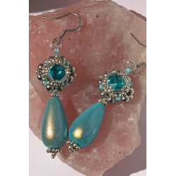 Boucles Deirdre en cristal - création Celhenne Bijoux
