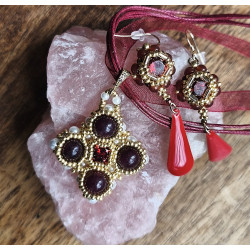 Ensemble Deirdre en cristal rouge - création Celhenne Bijoux