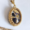 Pendentif en résine et perles dorées - Celhenne bijoux
